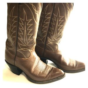 Vintage Tony Lamas American-made cowboy boots